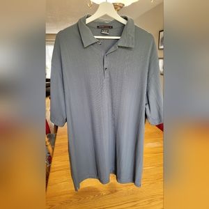 Tiger Woods Singature Collection golf shirt. MINT condition. Men's US XL.